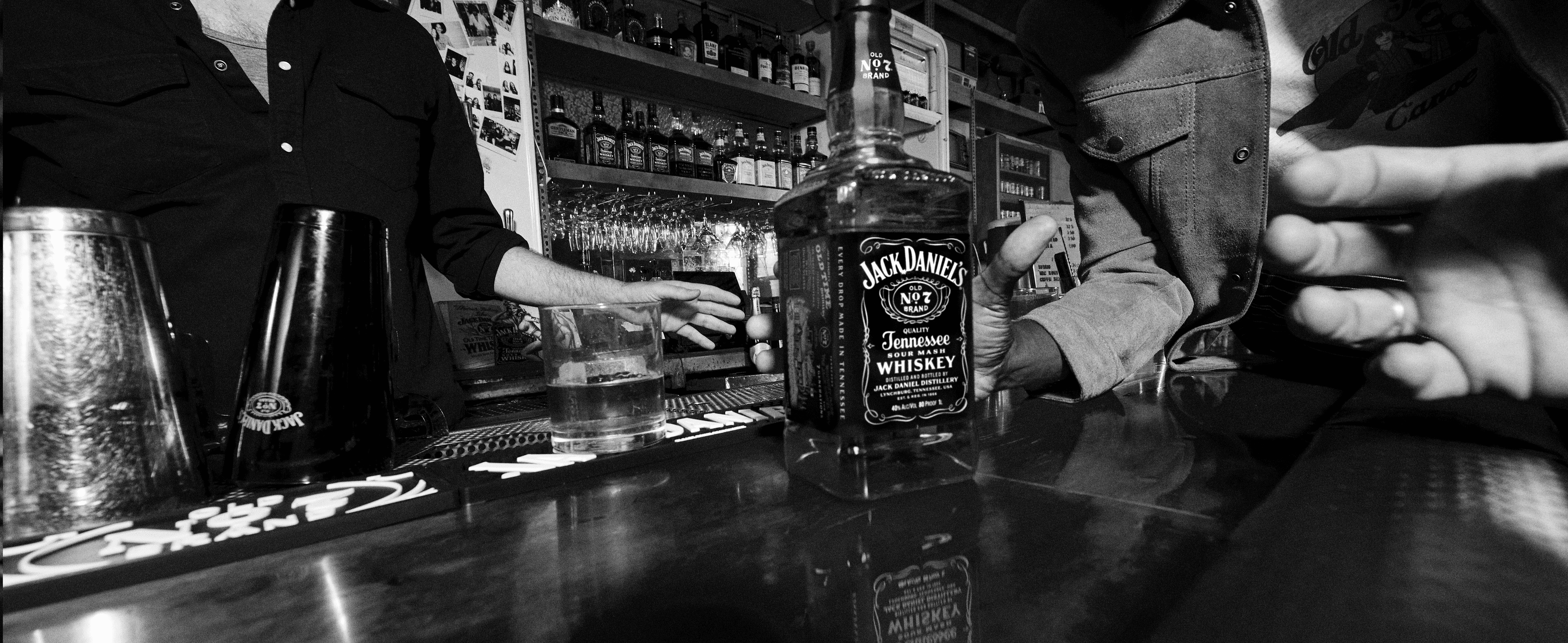 bar old no 7 bottle