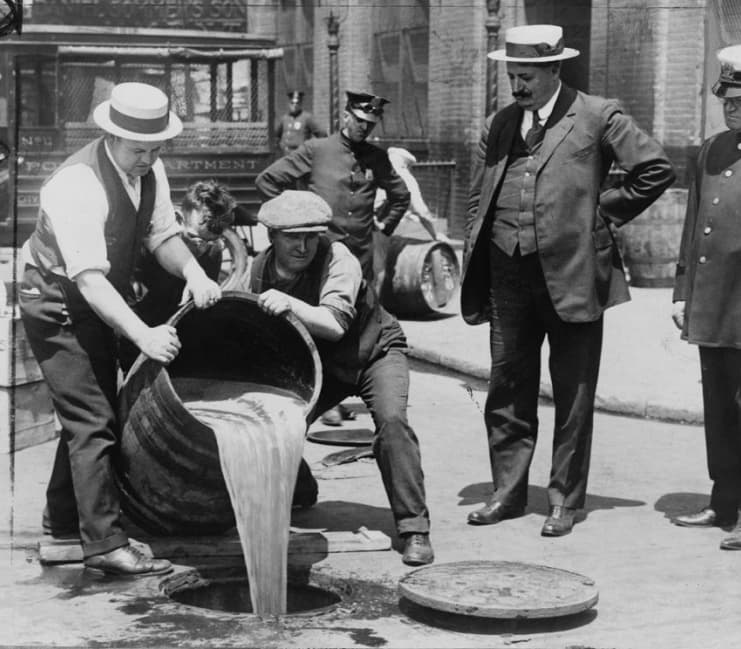 The 18th Amendment is ratified